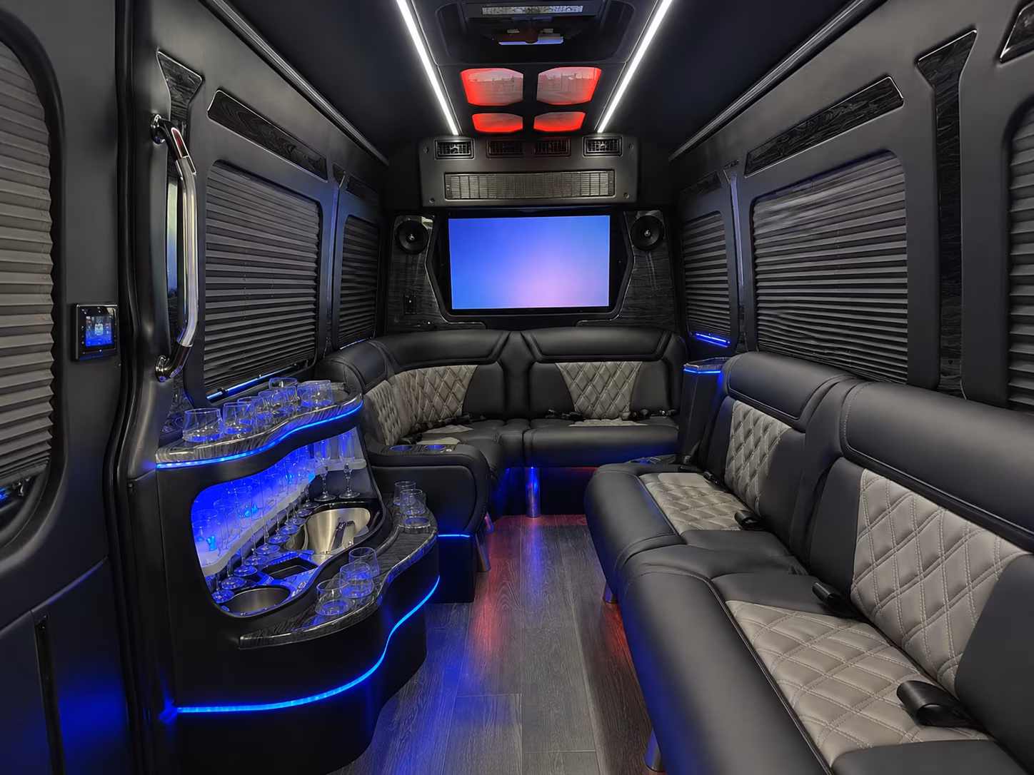 browse a large selection of buses for white river amphitheatre and tacoma dome shows