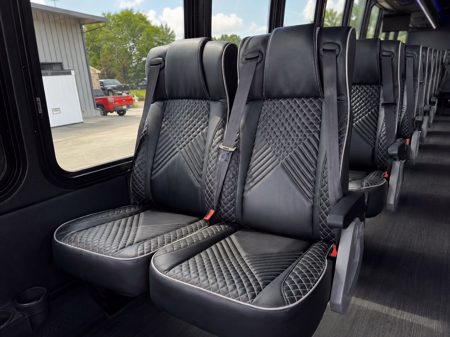 shuttle your guests between downtown hotels and your snohomish county venue